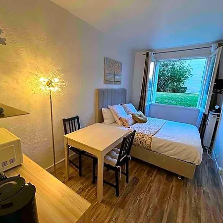 Appartement Situe A 5 Min Du Chateau De Et Stationnement Gratuit Versailles