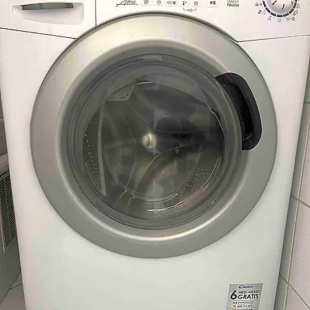 Situe A 5 Min Du Chateau De Et Stationnement Gratuit Appartement