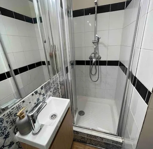 شقة Situe A 5 Min Du Chateau De Et Stationnement Gratuit