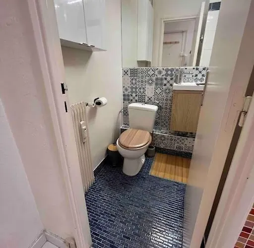 Situe A 5 Min Du Chateau De Et Stationnement Gratuit شقة *