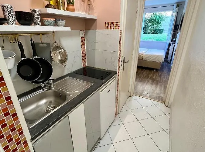 Situe A 5 Min Du Chateau De Et Stationnement Gratuit شقة فيرفاي