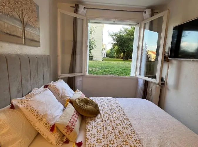 شقة Situe A 5 Min Du Chateau De Et Stationnement Gratuit